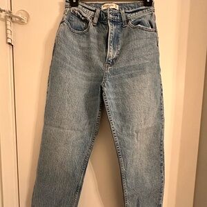 Abercrombie an& Fitch Jeans
The 80s Mom High Rise